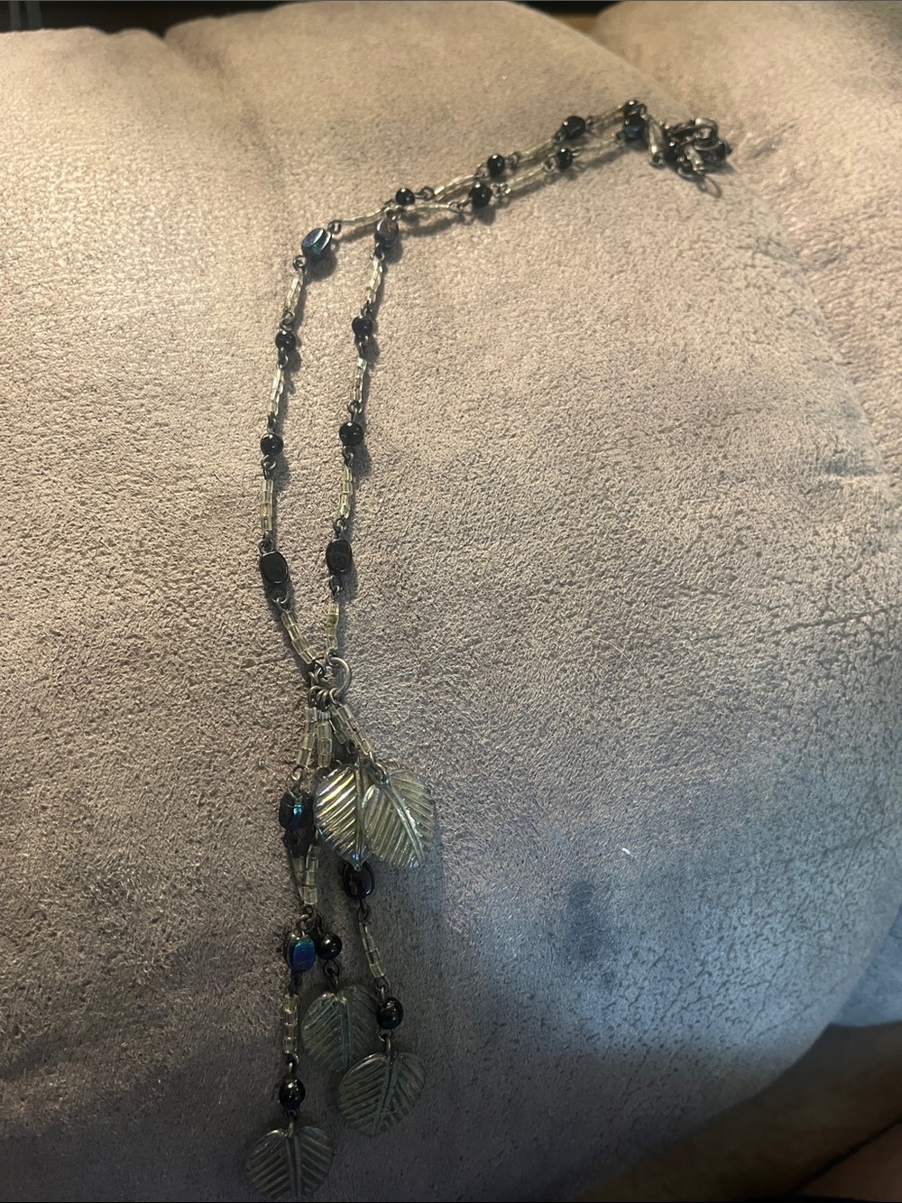 Silver-Tone Black Bead Leaf Pendant Necklace 1944